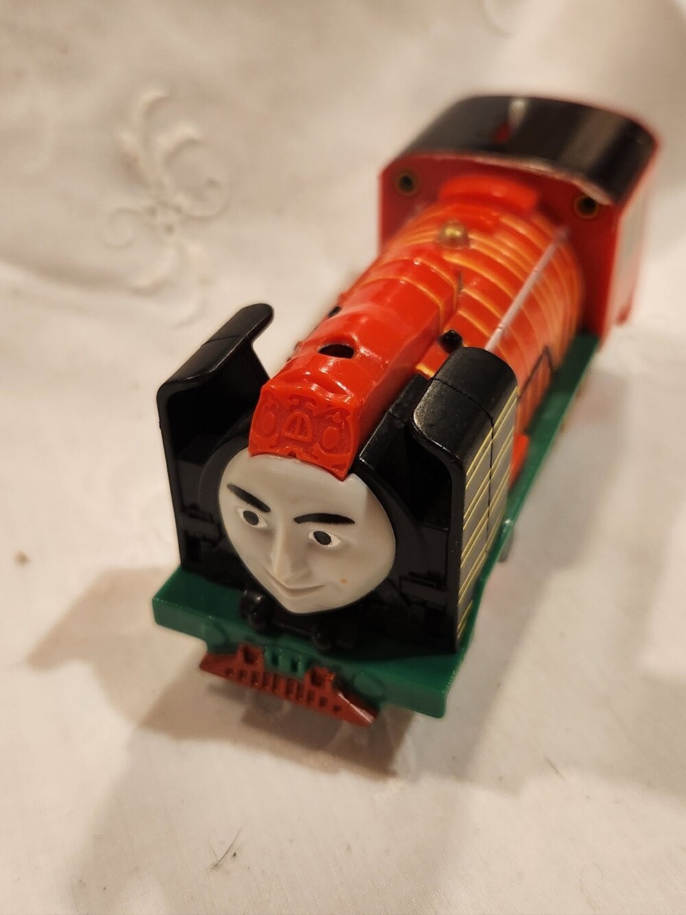 Thomas & Friends TrackMaster Yong Bao motorized toy engine.